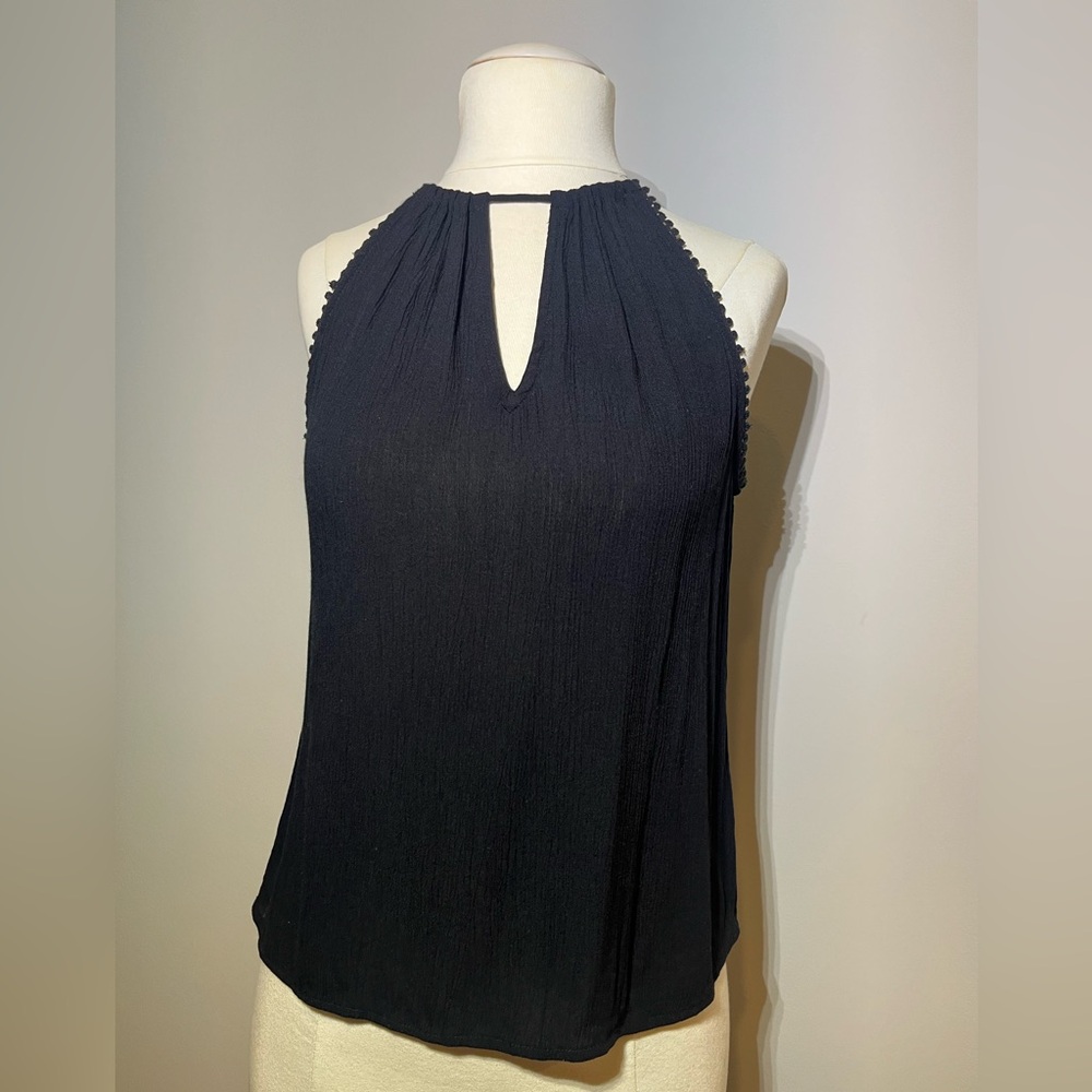 H&M BLACK HALTER TOP | KEYHOLE FRONT/BACK | LIGHTWEIGHT SLEEVELESS BLOUSE | CHIC